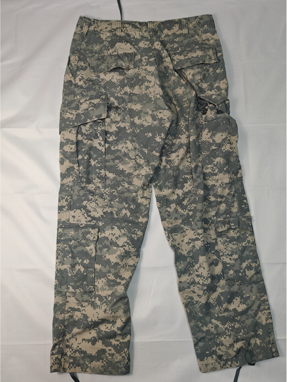 US Army ACU UCP Digital Camo Cargo Pants Medium Short Insect Guard Trousers